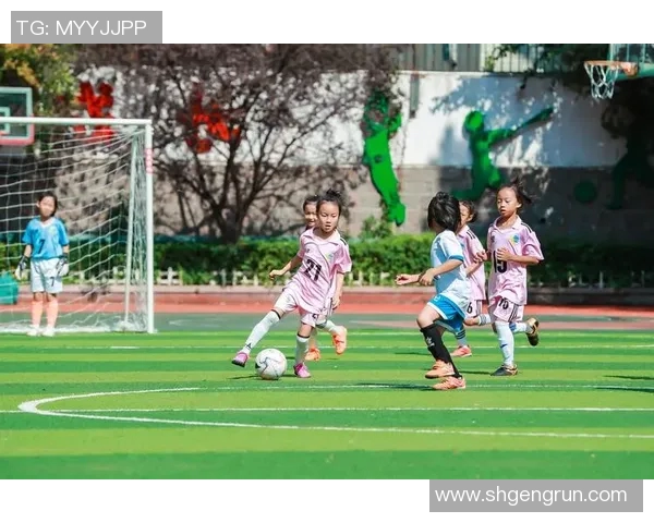 球星参与7人制足球比赛引关注 见证世界级球员小场地激战